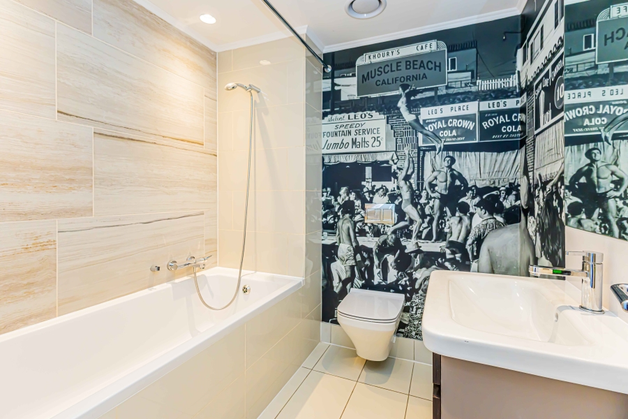 2 Bedroom Property for Sale in Mouille Point Western Cape